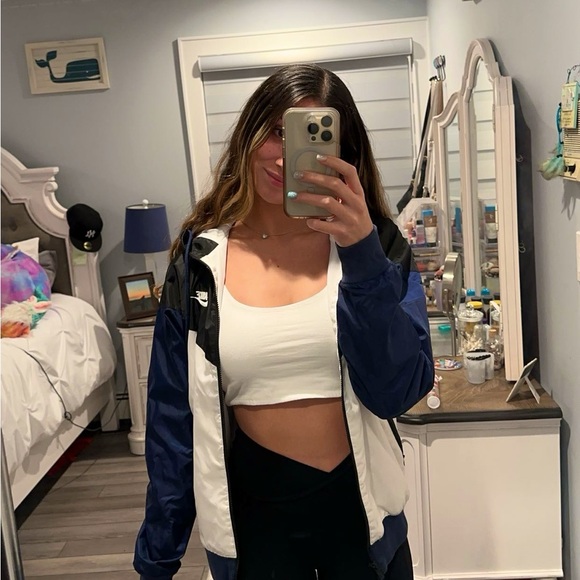 ☃️ Nike Windbreaker - Picture 1 of 6